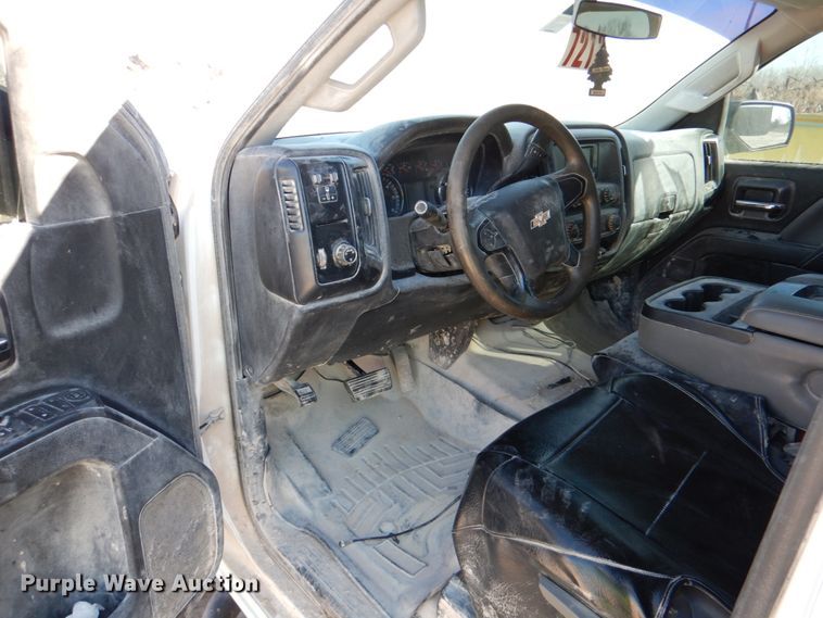 image for item DJ2288 2015 Chevrolet Silverado 2500HD  Crew Cab pickup truck