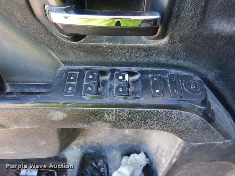 image for item DJ2288 2015 Chevrolet Silverado 2500HD  Crew Cab pickup truck