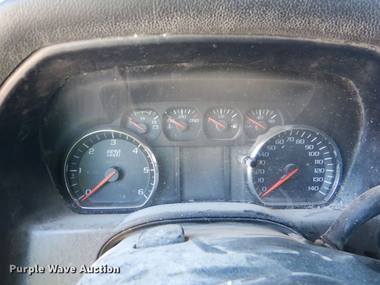 image for item DJ2288 2015 Chevrolet Silverado 2500HD  Crew Cab pickup truck