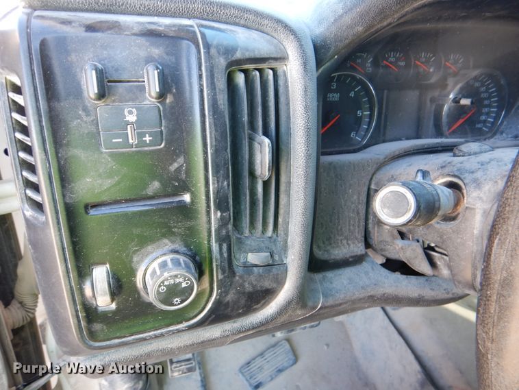 image for item DJ2288 2015 Chevrolet Silverado 2500HD  Crew Cab pickup truck