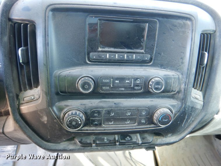 image for item DJ2288 2015 Chevrolet Silverado 2500HD  Crew Cab pickup truck