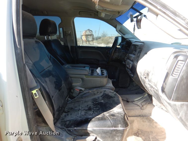 image for item DJ2288 2015 Chevrolet Silverado 2500HD  Crew Cab pickup truck