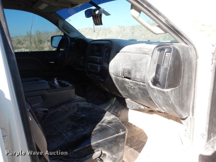 image for item DJ2288 2015 Chevrolet Silverado 2500HD  Crew Cab pickup truck