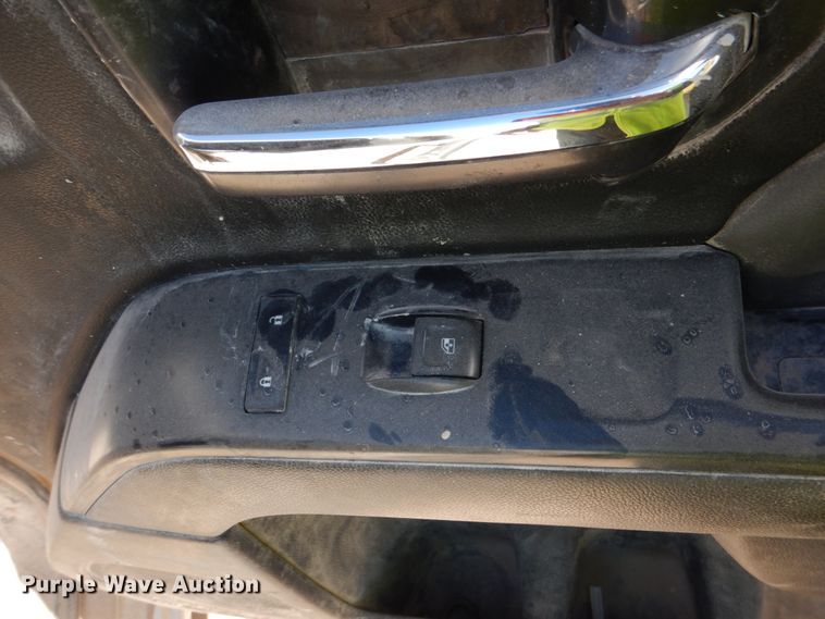 image for item DJ2288 2015 Chevrolet Silverado 2500HD  Crew Cab pickup truck