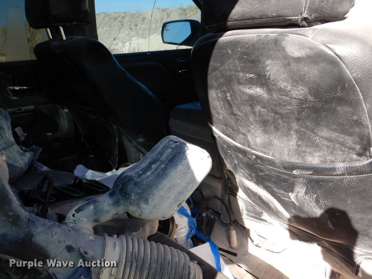 image for item DJ2288 2015 Chevrolet Silverado 2500HD  Crew Cab pickup truck