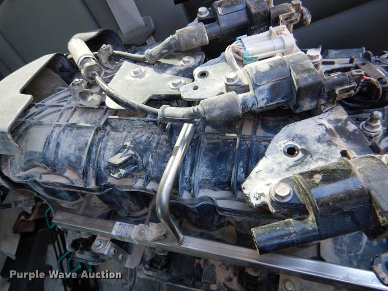 image for item DJ2288 2015 Chevrolet Silverado 2500HD  Crew Cab pickup truck