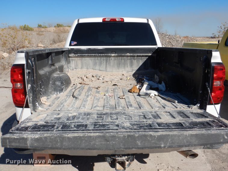 image for item DJ2288 2015 Chevrolet Silverado 2500HD  Crew Cab pickup truck