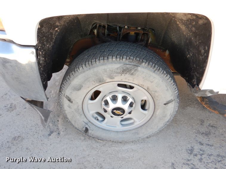 image for item DJ2288 2015 Chevrolet Silverado 2500HD  Crew Cab pickup truck