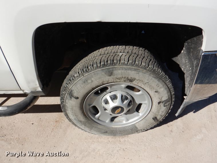 image for item DJ2288 2015 Chevrolet Silverado 2500HD  Crew Cab pickup truck