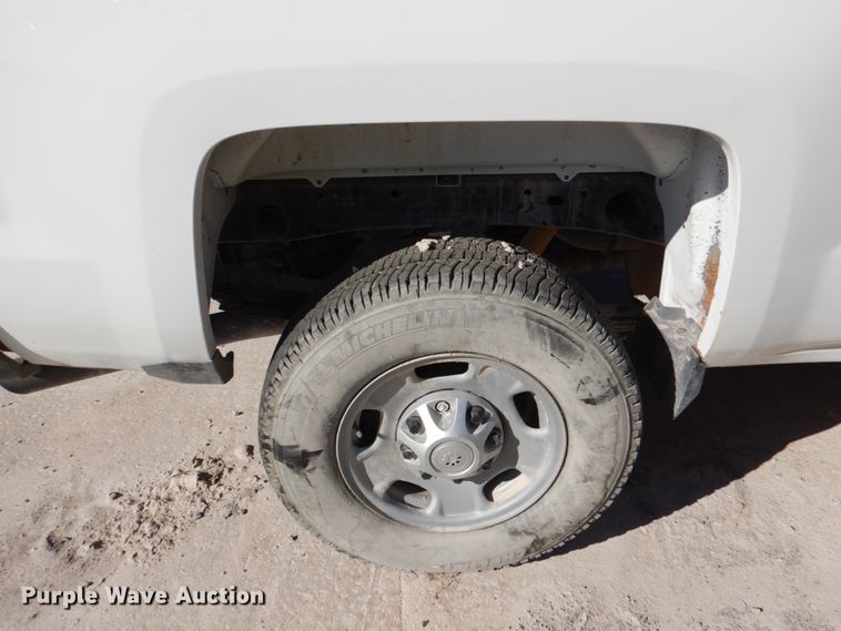 image for item DJ2288 2015 Chevrolet Silverado 2500HD  Crew Cab pickup truck