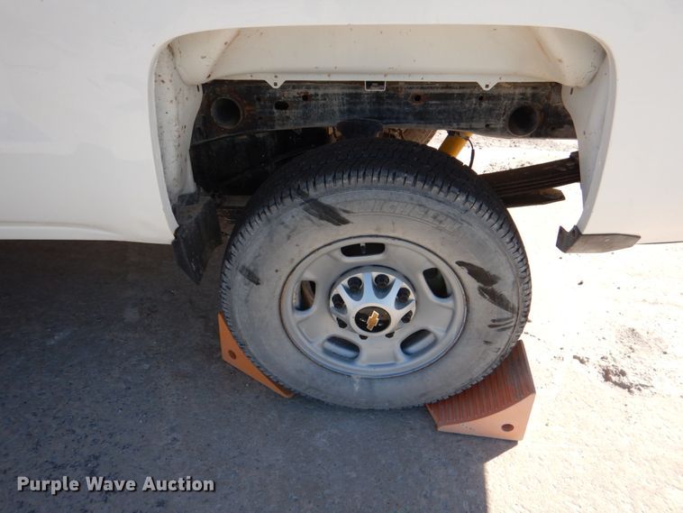 image for item DJ2288 2015 Chevrolet Silverado 2500HD  Crew Cab pickup truck