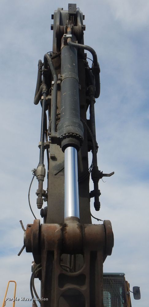 image for item DJ8511 2007 Volvo EC330B LC  excavator