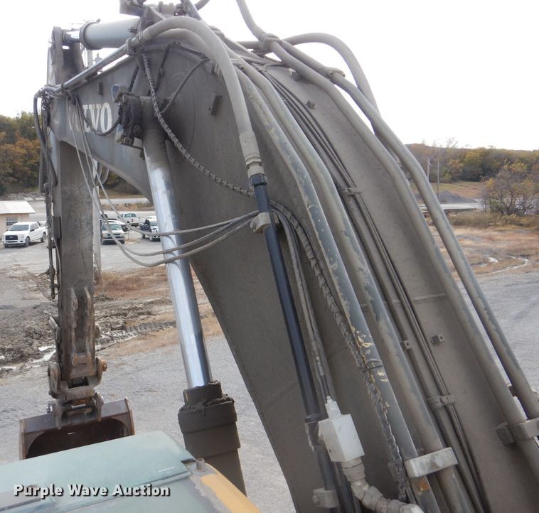 image for item DJ8511 2007 Volvo EC330B LC  excavator