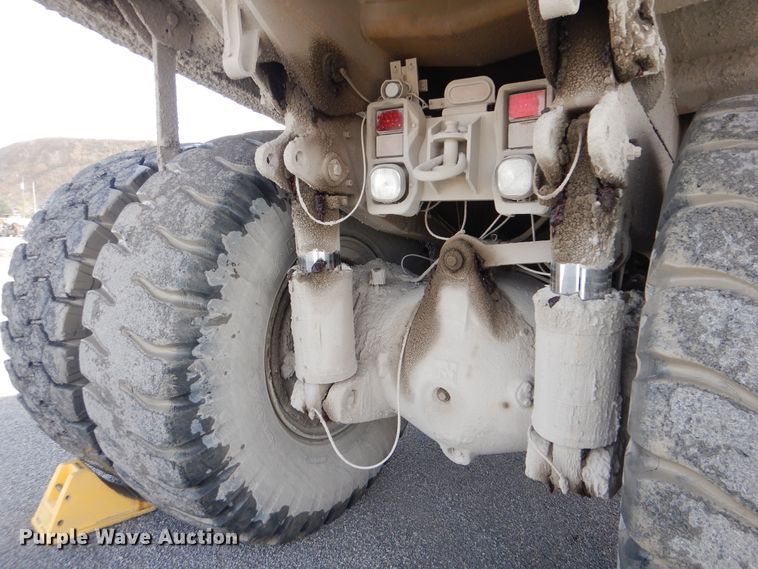 image for item DJ8512 2000 Caterpillar 773D  haul truck