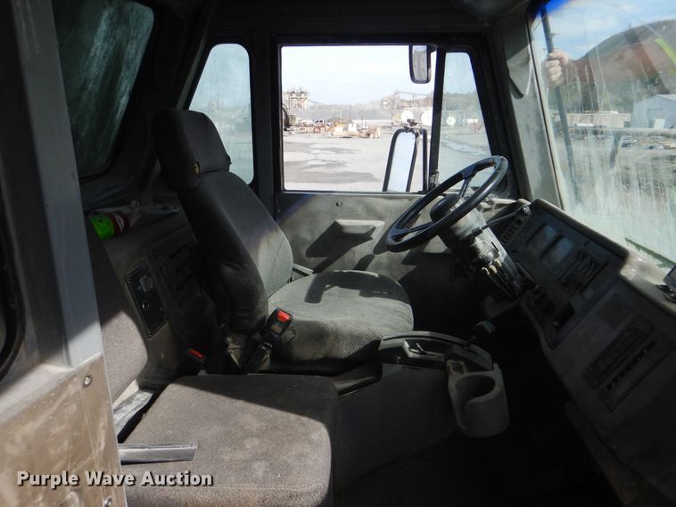 image for item DJ8512 2000 Caterpillar 773D  haul truck