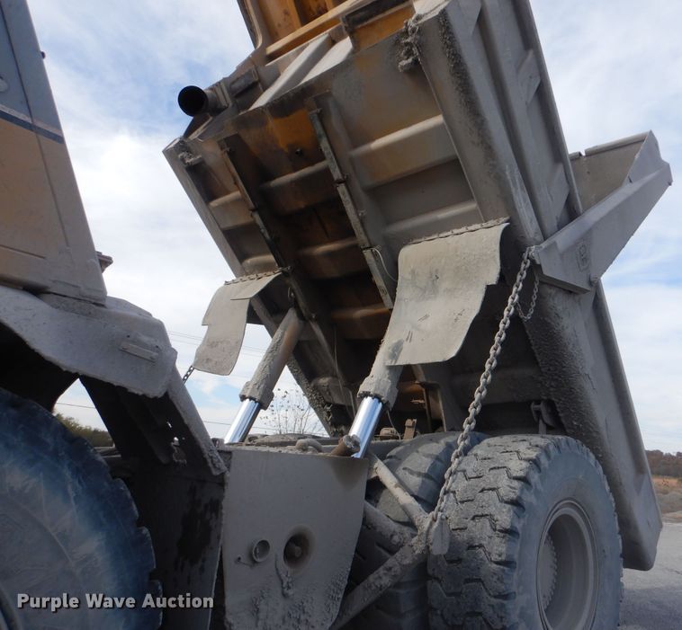 image for item DJ8512 2000 Caterpillar 773D  haul truck