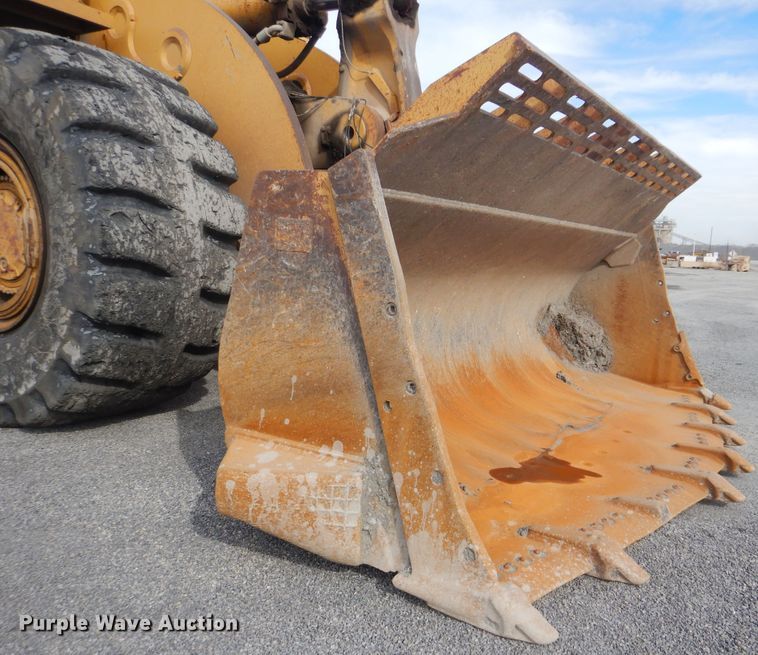 image for item DJ8513 2004 Caterpillar 990  wheel loader