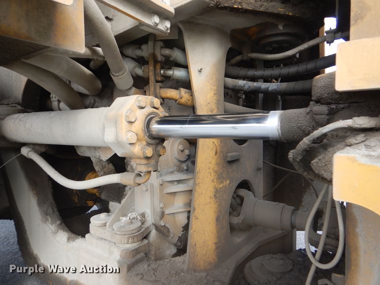 image for item DJ8513 2004 Caterpillar 990  wheel loader