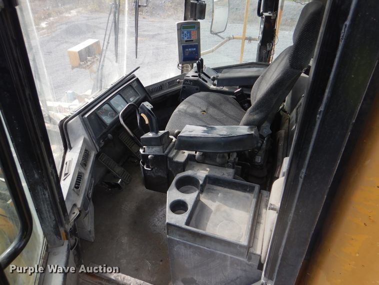 image for item DJ8513 2004 Caterpillar 990  wheel loader