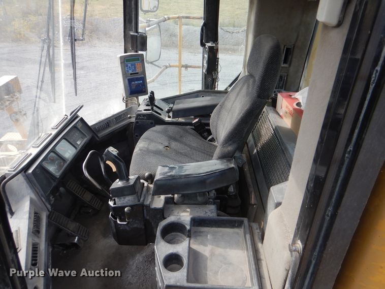 image for item DJ8513 2004 Caterpillar 990  wheel loader