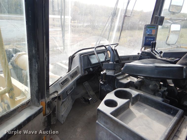 image for item DJ8513 2004 Caterpillar 990  wheel loader