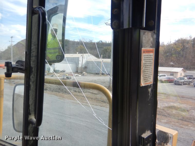 image for item DJ8513 2004 Caterpillar 990  wheel loader