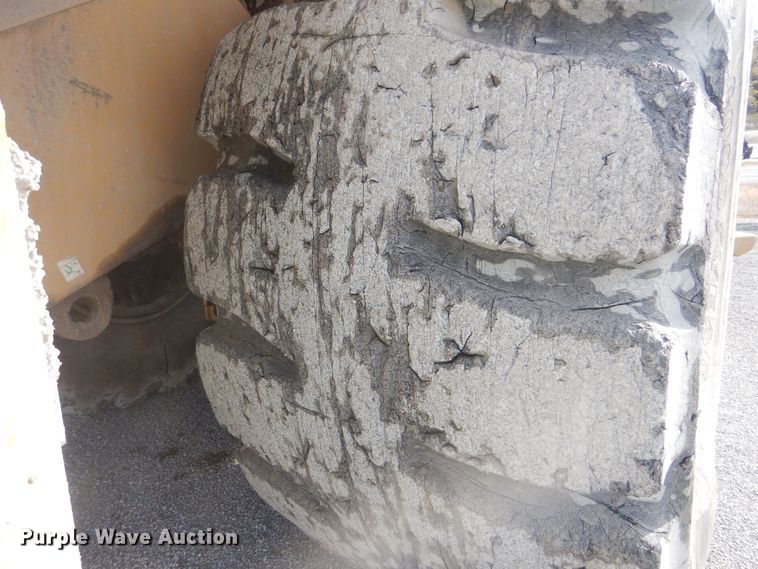 image for item DJ8513 2004 Caterpillar 990  wheel loader