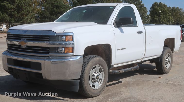 image for item HW9058 2015 Chevrolet Silverado 2500HD  pickup truck
