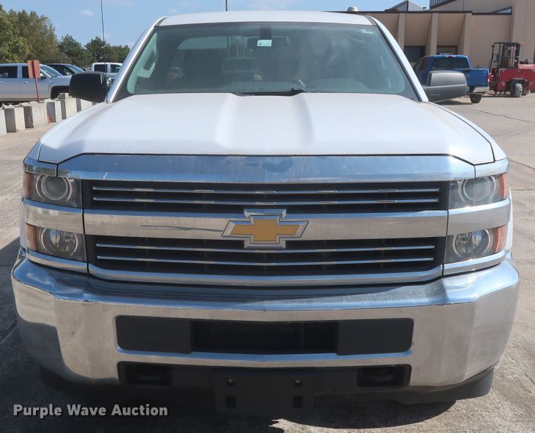 image for item HW9058 2015 Chevrolet Silverado 2500HD  pickup truck