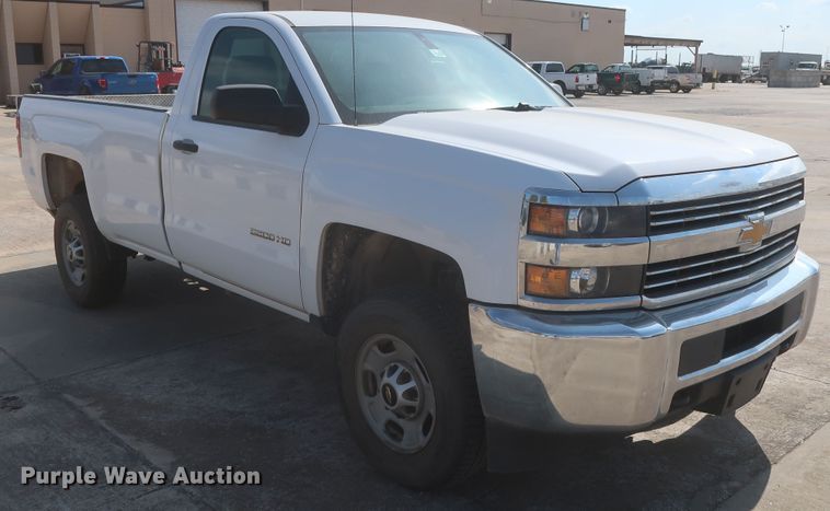 image for item HW9058 2015 Chevrolet Silverado 2500HD  pickup truck