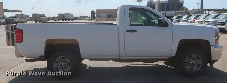 image for item HW9058 2015 Chevrolet Silverado 2500HD  pickup truck
