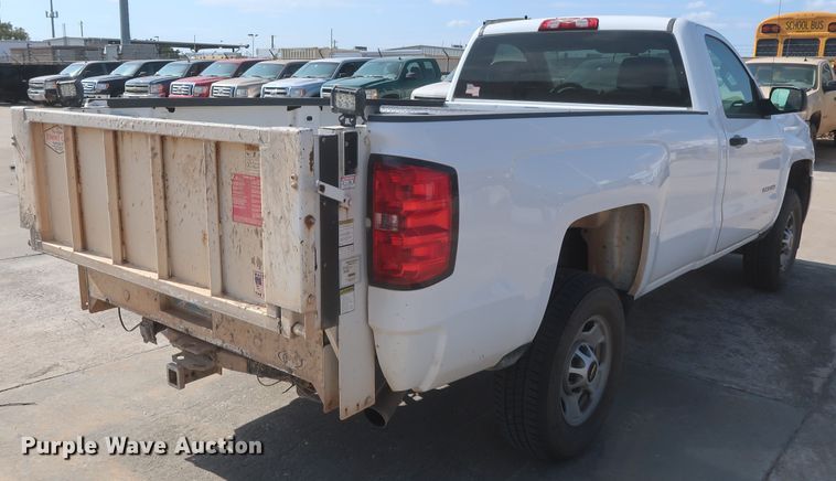 image for item HW9058 2015 Chevrolet Silverado 2500HD  pickup truck