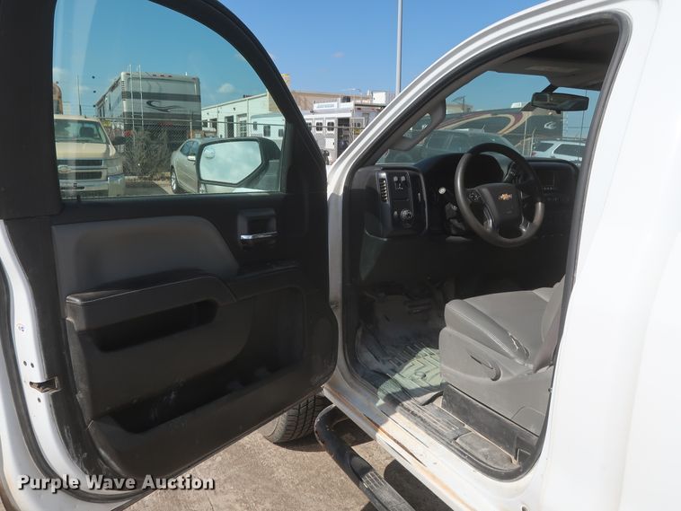 image for item HW9058 2015 Chevrolet Silverado 2500HD  pickup truck