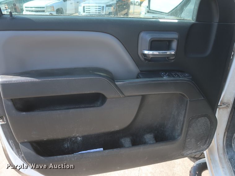 image for item HW9058 2015 Chevrolet Silverado 2500HD  pickup truck