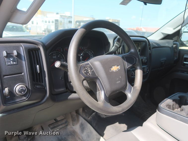 image for item HW9058 2015 Chevrolet Silverado 2500HD  pickup truck