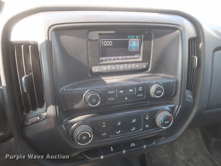 image for item HW9058 2015 Chevrolet Silverado 2500HD  pickup truck