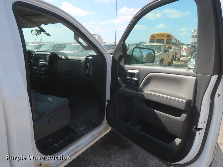 image for item HW9058 2015 Chevrolet Silverado 2500HD  pickup truck