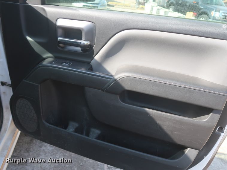 image for item HW9058 2015 Chevrolet Silverado 2500HD  pickup truck