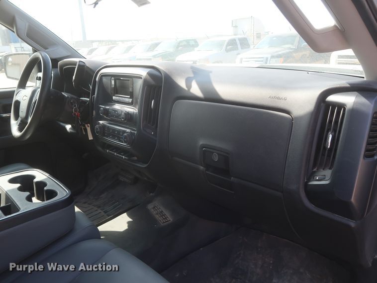 image for item HW9058 2015 Chevrolet Silverado 2500HD  pickup truck