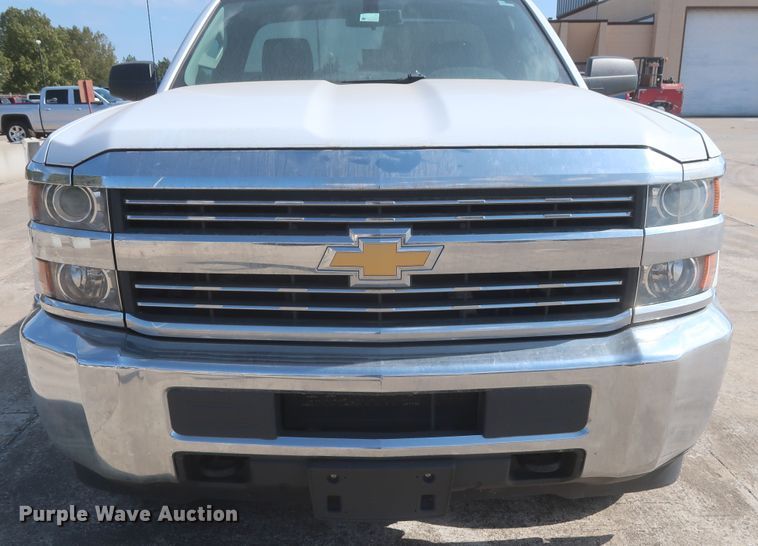 image for item HW9058 2015 Chevrolet Silverado 2500HD  pickup truck