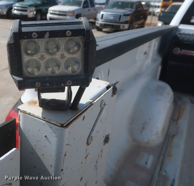 image for item HW9058 2015 Chevrolet Silverado 2500HD  pickup truck