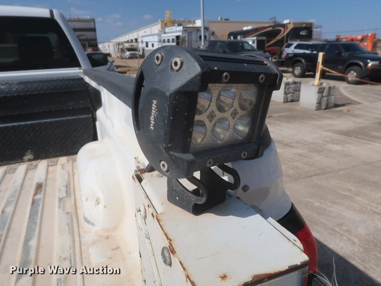 image for item HW9058 2015 Chevrolet Silverado 2500HD  pickup truck