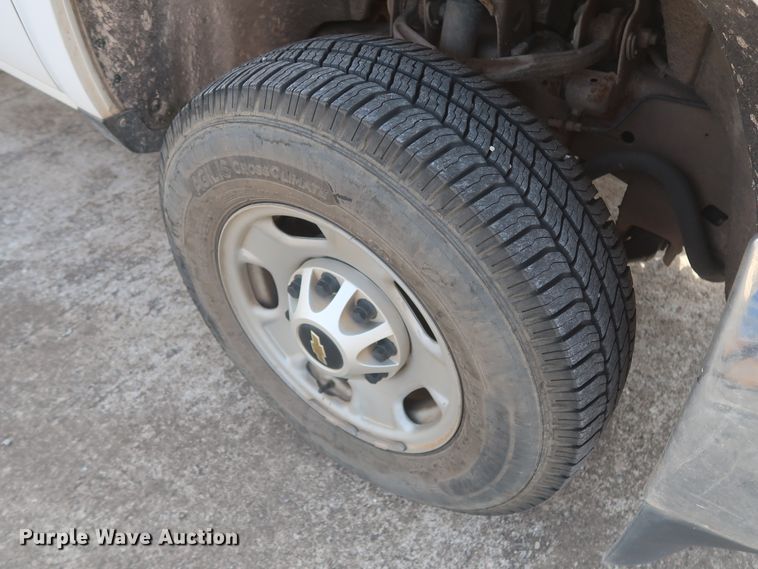 image for item HW9058 2015 Chevrolet Silverado 2500HD  pickup truck