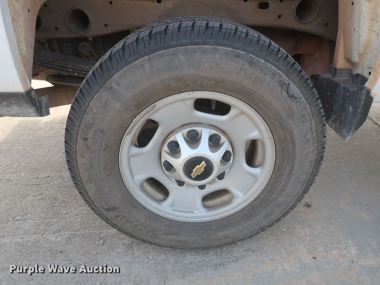 image for item HW9058 2015 Chevrolet Silverado 2500HD  pickup truck