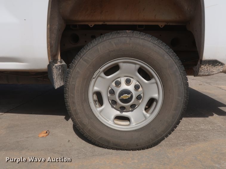 image for item HW9058 2015 Chevrolet Silverado 2500HD  pickup truck