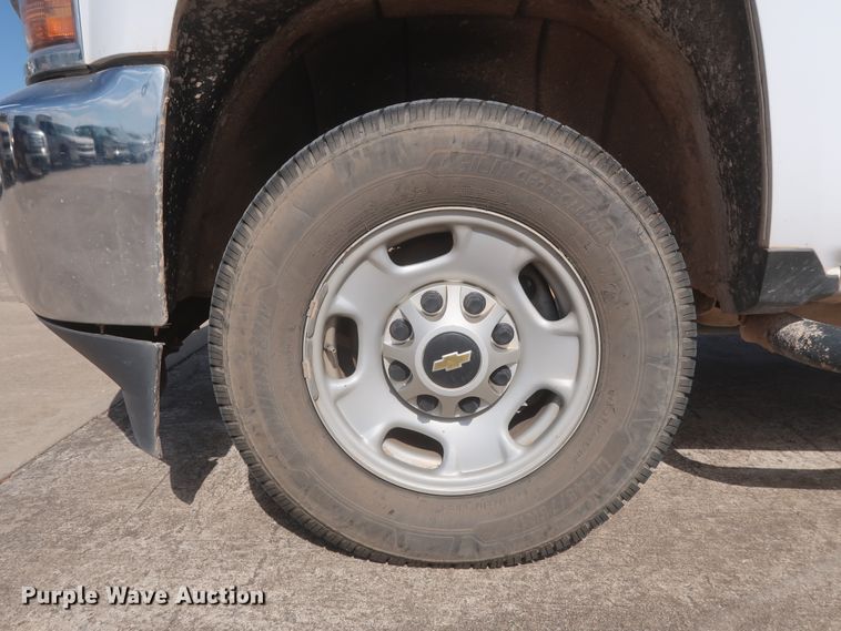 image for item HW9058 2015 Chevrolet Silverado 2500HD  pickup truck