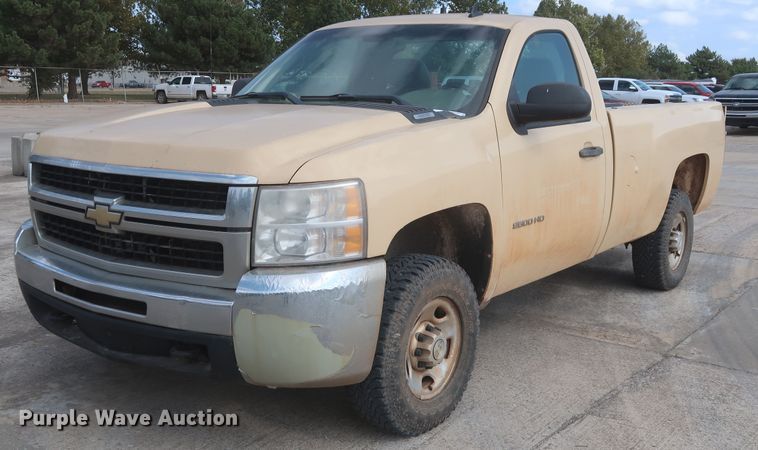 image for item HW9060 2010 Chevrolet Silverado 2500HD  pickup truck
