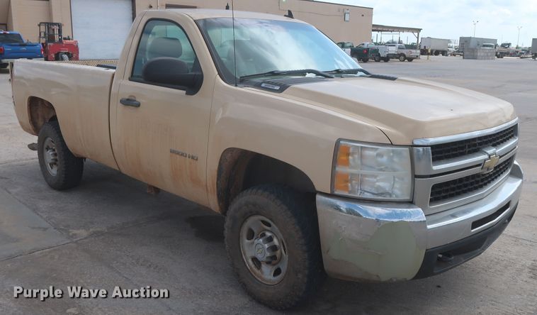 image for item HW9060 2010 Chevrolet Silverado 2500HD  pickup truck