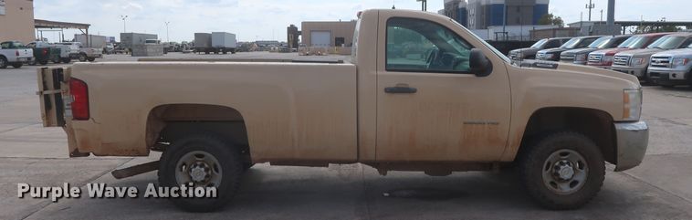image for item HW9060 2010 Chevrolet Silverado 2500HD  pickup truck