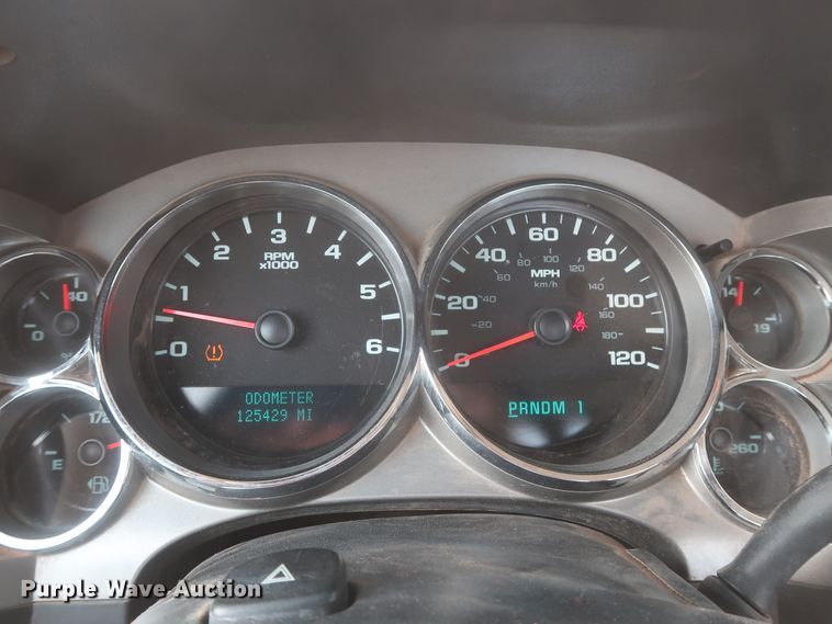 image for item HW9060 2010 Chevrolet Silverado 2500HD  pickup truck